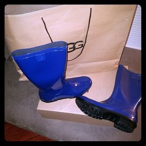 UGG RAINBOOTS